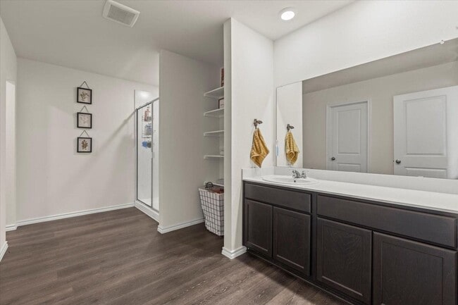 Building Photo - Modern single-story home with 4 bedrooms, 2 bathrooms, open-concept living, stylish kitchen, two-...
