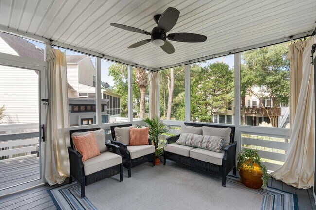 Building Photo - 1353 Black River Dr