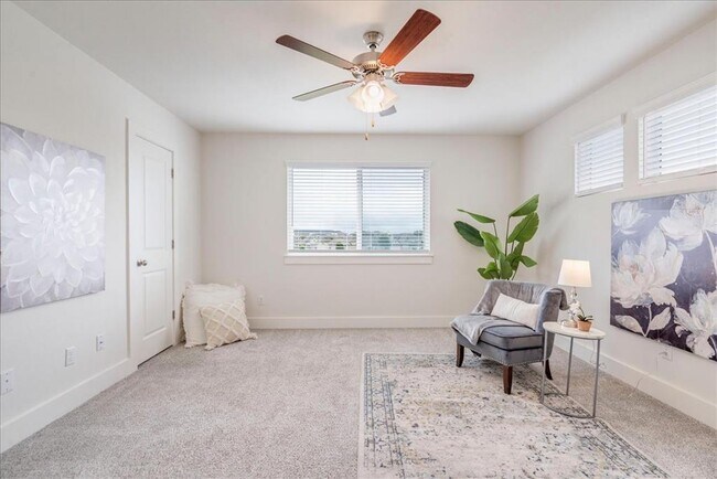 Building Photo - 439 White Steppe Way