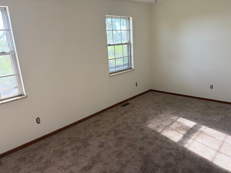 Building Photo - 59 Holly Dr