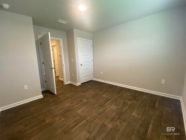 Building Photo - 10559 Ruffian Rte
