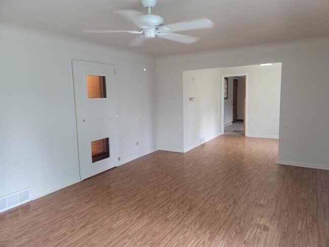 Building Photo - 2232 Thistlewood Dr