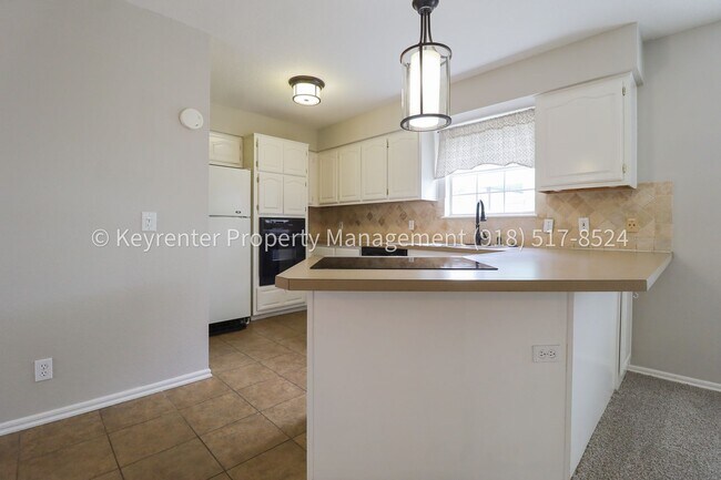 Building Photo - 3 Bed | 2.5 Bath in Jenks!