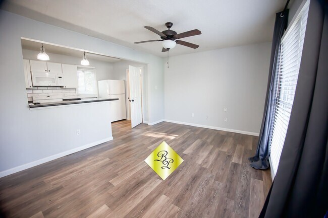 Building Photo - 33 N Rembert St