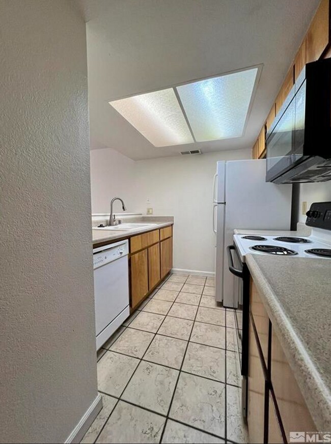 Building Photo - 1527 Steven Ct