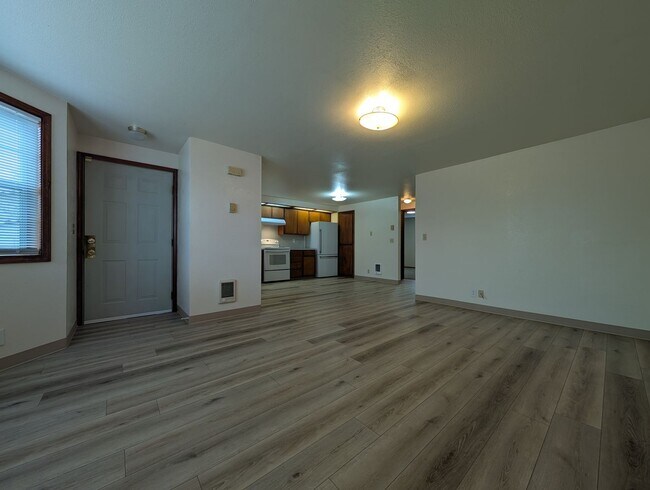 Building Photo - Great first floor 2bed/1 bath apartment in Springfield