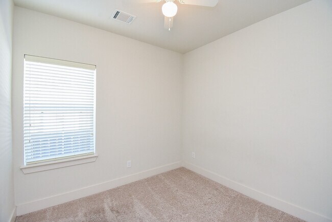 Building Photo - 6031 Cypress St