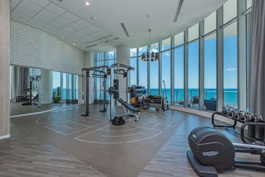 Building Photo - 4112 Jimmy Buffett Mem Hwy