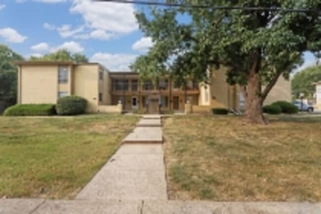 Building Photo - 432 W 89th St