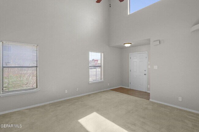 Building Photo - 2300 Glitter St