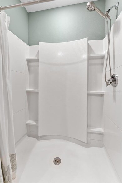 Building Photo - 10918 Trailing Vine Dr