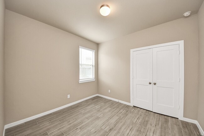 Building Photo - 6030 Rivercane Way