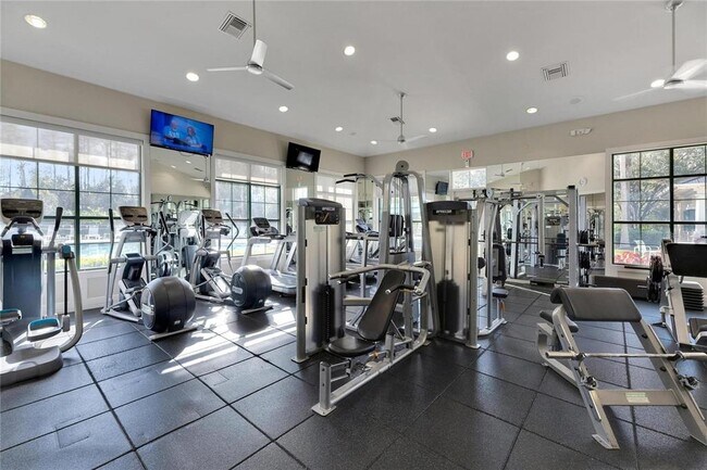 Building Photo - 10226 Evergreen Hill Dr