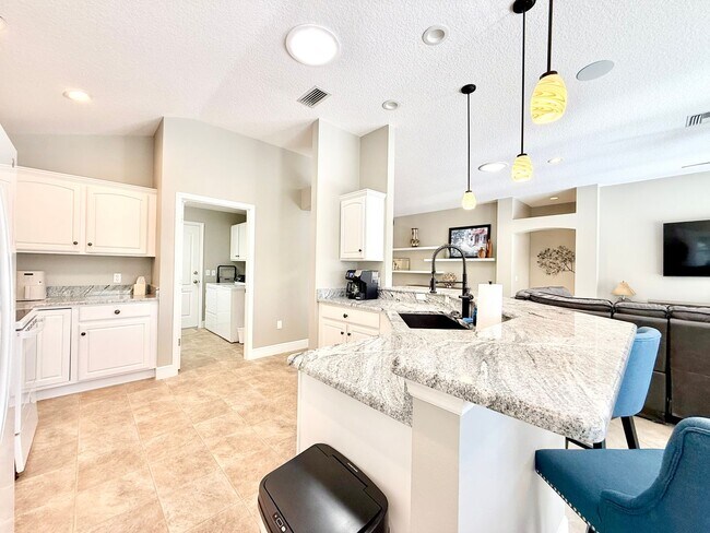 Building Photo - Live The Villages life: 3Bedrooms/2Baths furnished home with all the premier recreation access!