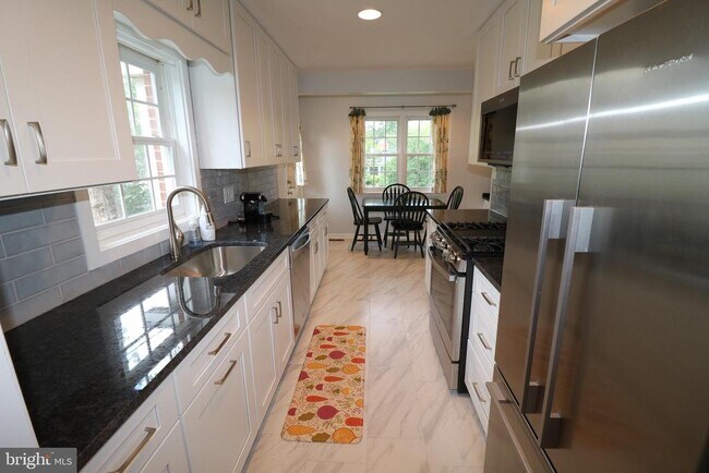 Building Photo - 6113 Dunleer Ct
