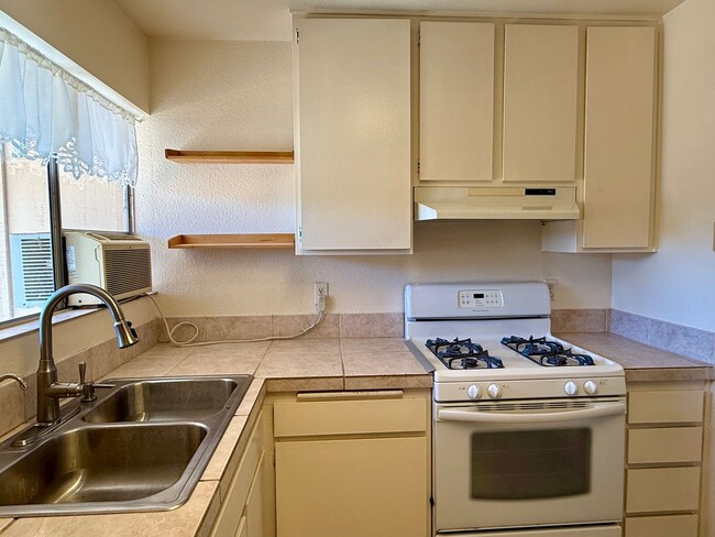 Building Photo - Charming 2 Bedroom in Oceanside 55+ Community