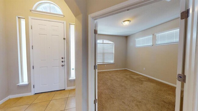 Building Photo - 16405 Pienza Dr