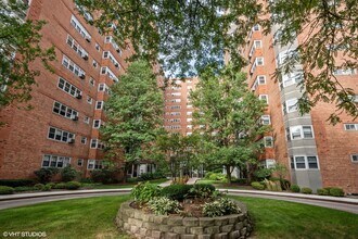 Building Photo - 4960 N Marine Dr