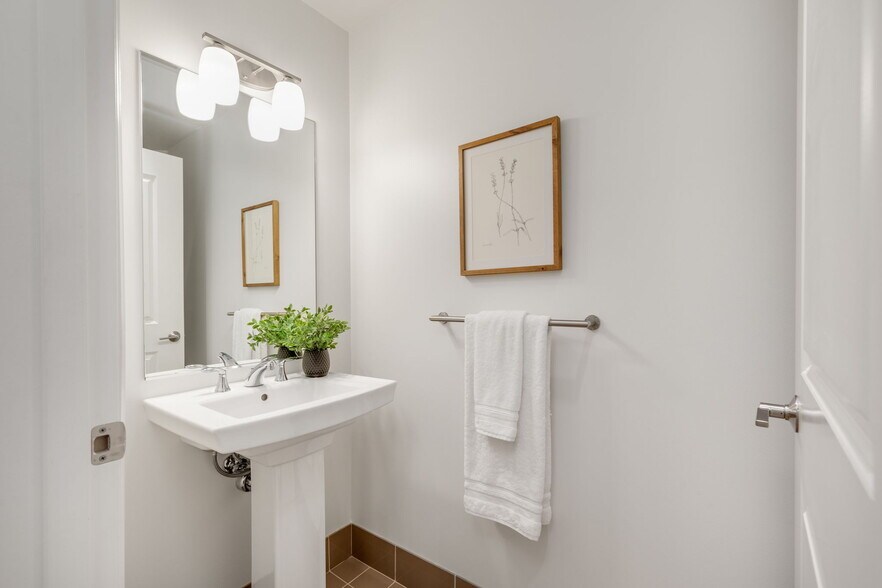 Building Photo - 1920 4th Ave