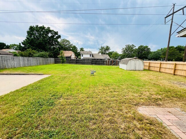 Building Photo - Spacious 4 bed 2.5 bath in Union Schools