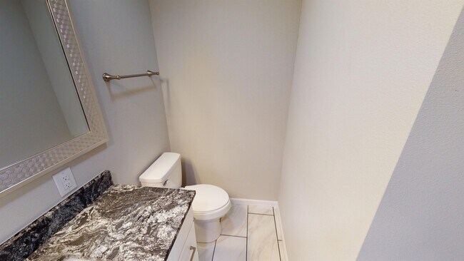 Building Photo - 6010 E 18th St