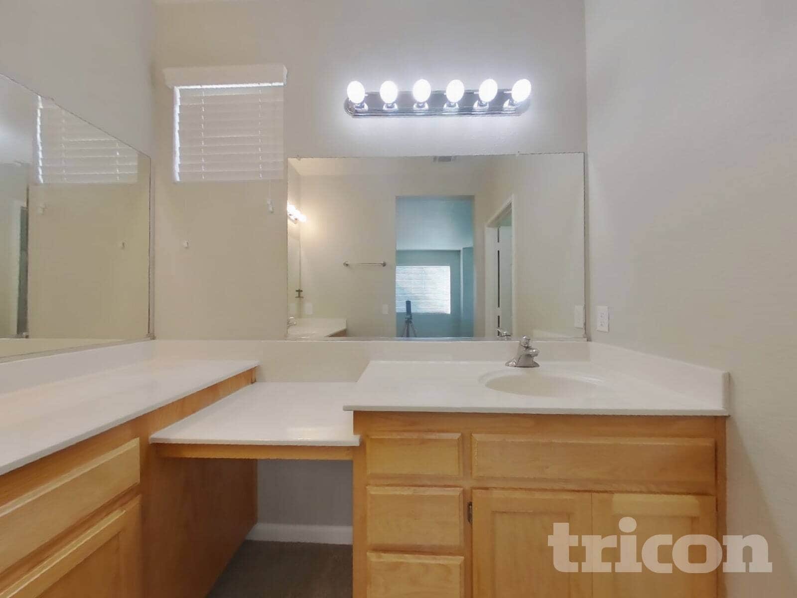 Building Photo - 1895 Bramblewood Dr