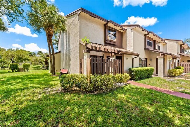 Building Photo - 4902 NW 82nd Ave