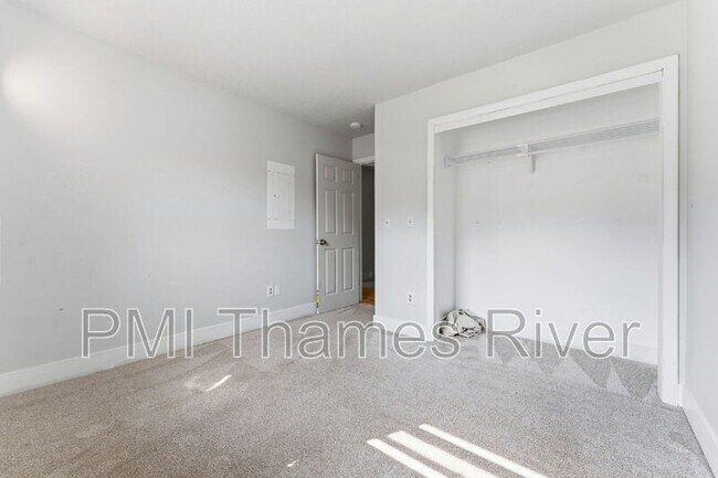 Building Photo - 33 Lodus Ct