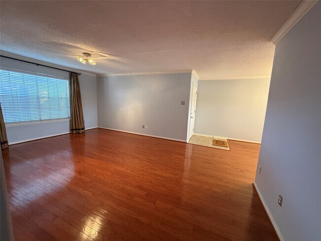 Building Photo - 7900 Westheimer Rd