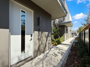 Building Photo - 336 14th St N