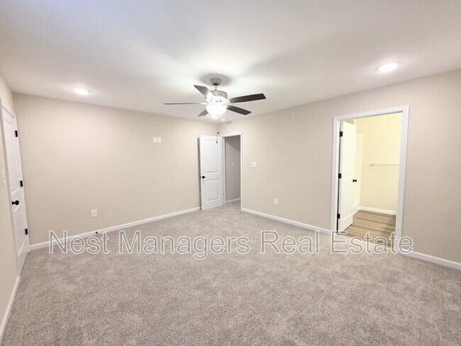 Building Photo - 1511 Fort Bragg Rd