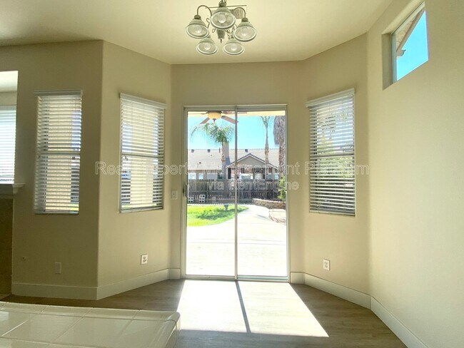 Building Photo - 2916 Roberts Ave