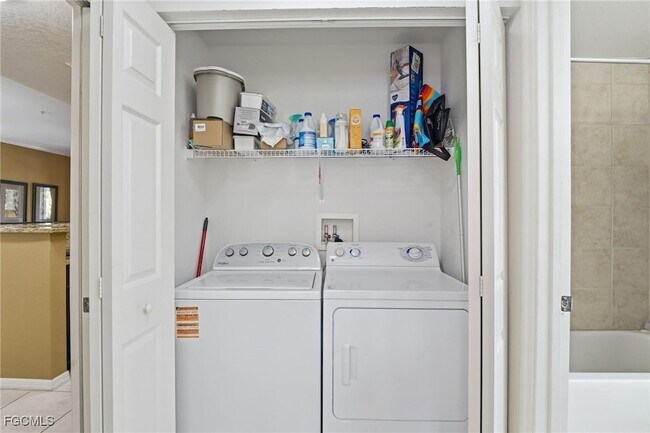 Building Photo - 8560 Violeta St