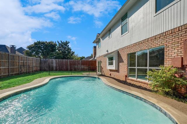 Building Photo - 1719 Altacrest Dr