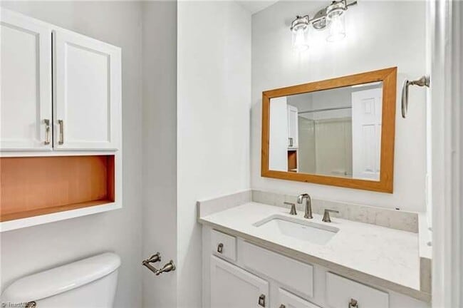 Building Photo - Townhouse / Stoney Creek
