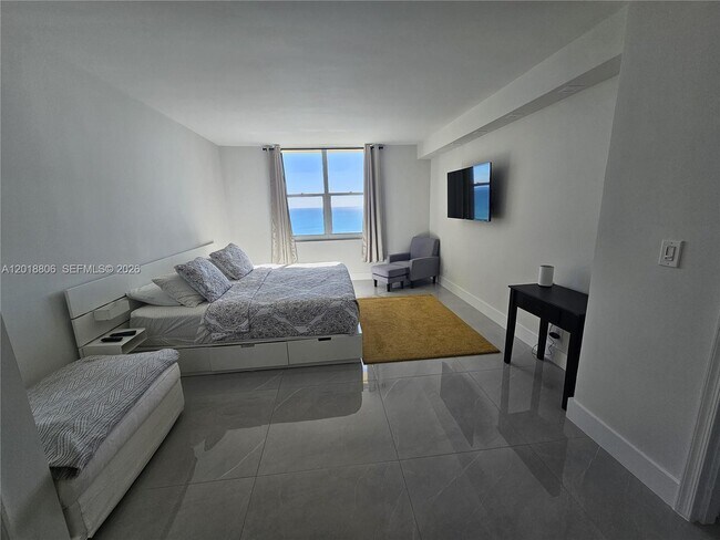 Building Photo - 2501 S Ocean Dr