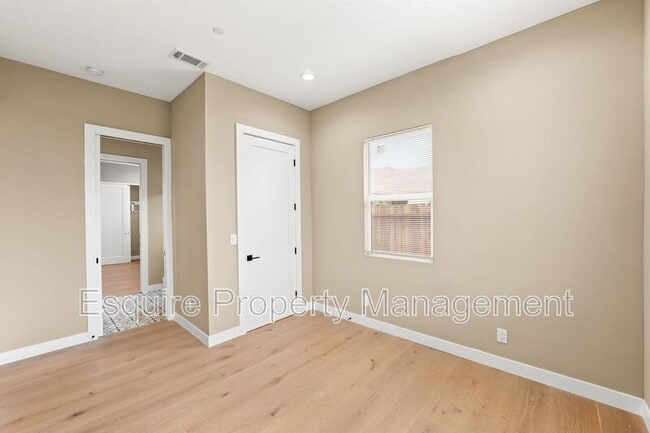 Building Photo - 545 Carty Dr