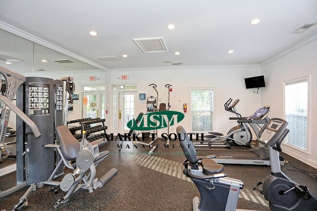 Building Photo - STUNNING GATED COMMUNITY CONDO ON WHITEMAR...