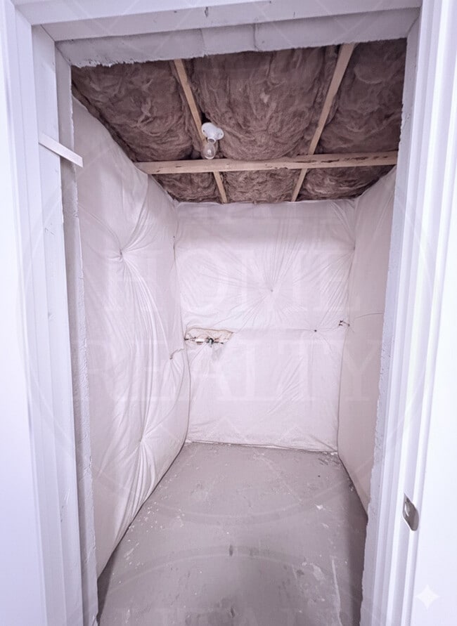 Building Photo - 441 E 260 N