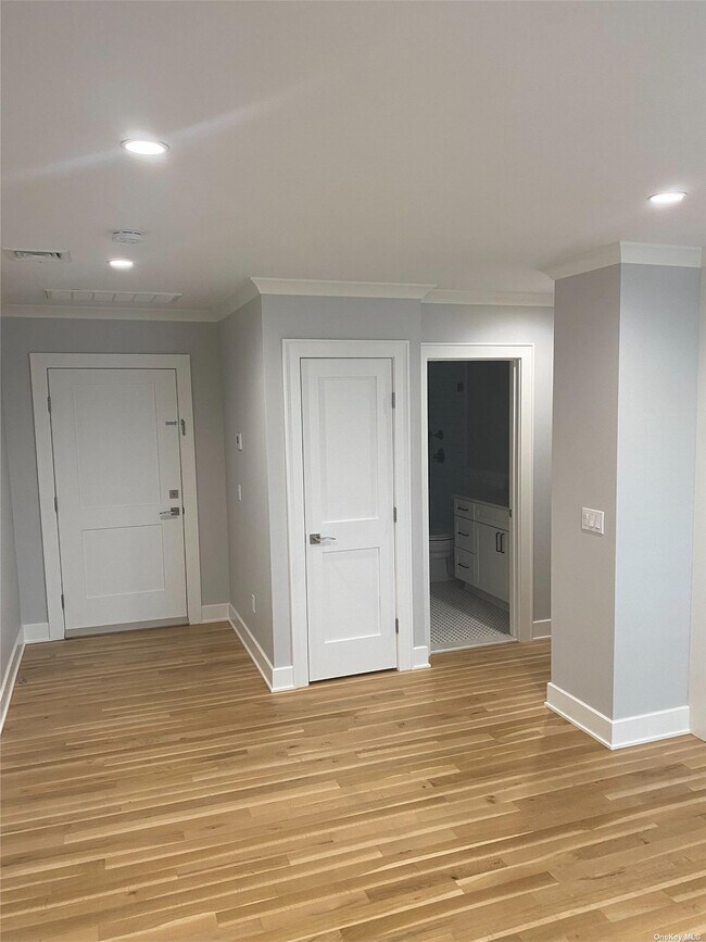 Building Photo - 107 Cooper St