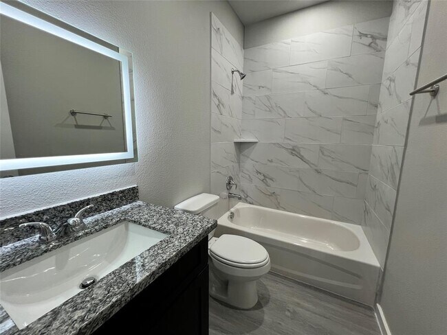 Building Photo - 8157 Tate St