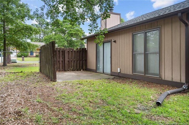 Building Photo - 920 Inglewood Ln