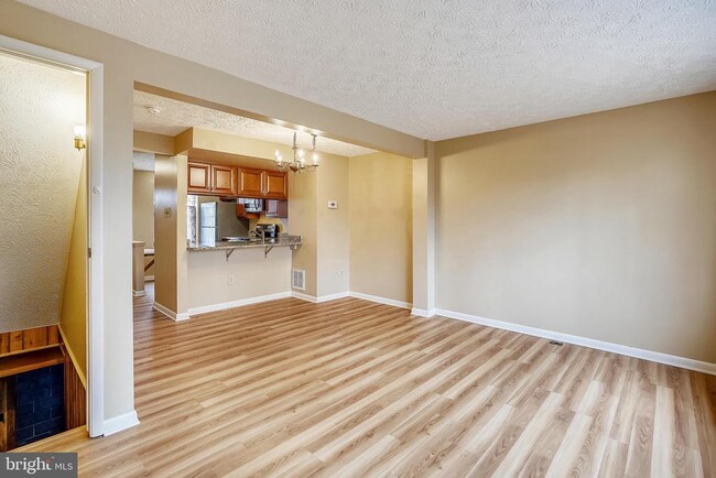 Building Photo - 5857 Clarendon Springs Pl