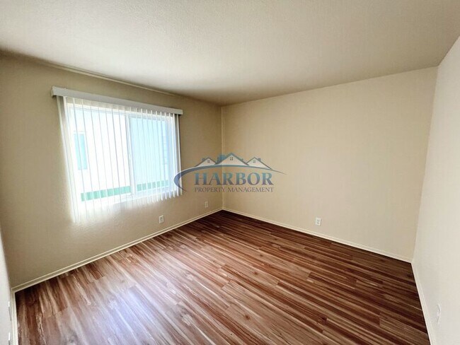 Building Photo - 4567 W 159th St