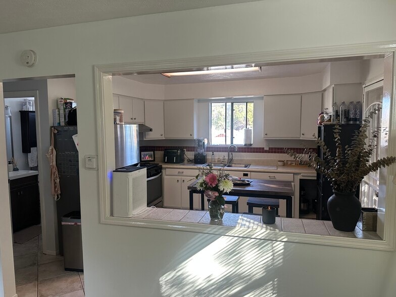 Kitchen - 3616 E 10th St