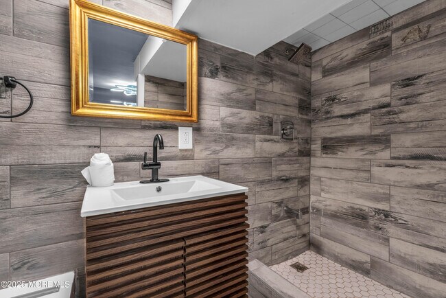 Building Photo - 803 Ocean Gate Dr