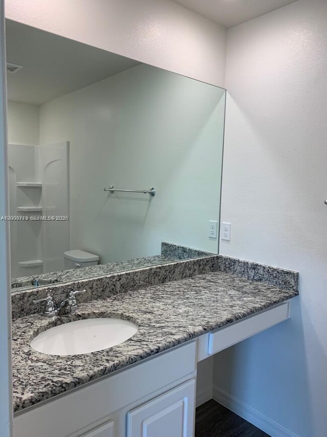 Building Photo - 2217 SW Halissee St