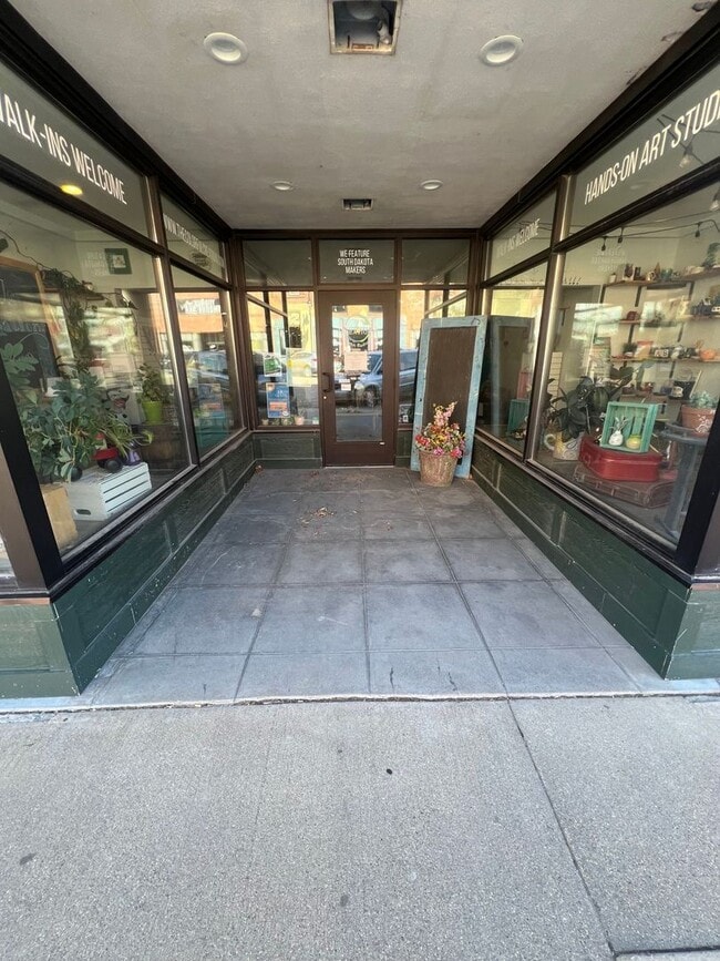 Building Photo - 207 S Main St