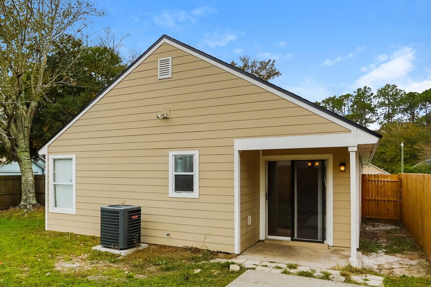 Building Photo - 1263 Suffolk Pl