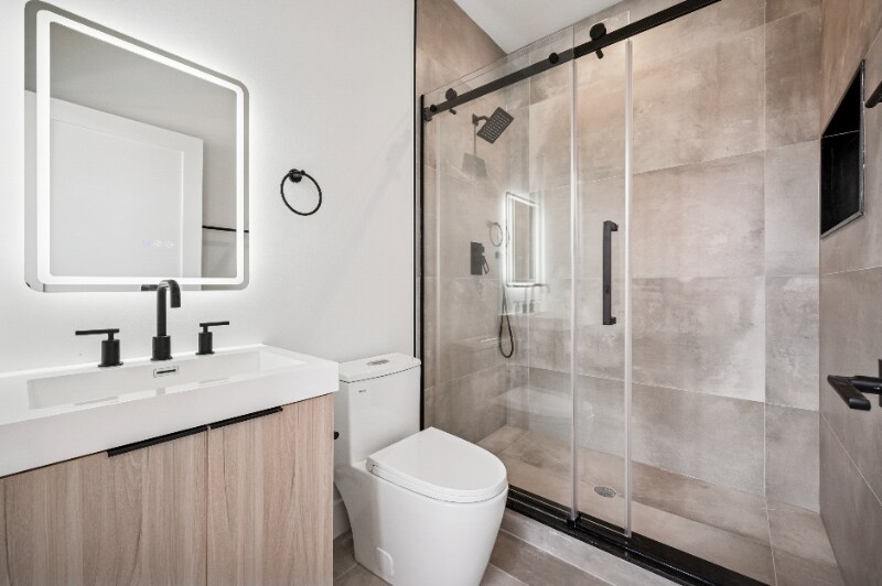 Building Photo - 1651 N 6th St